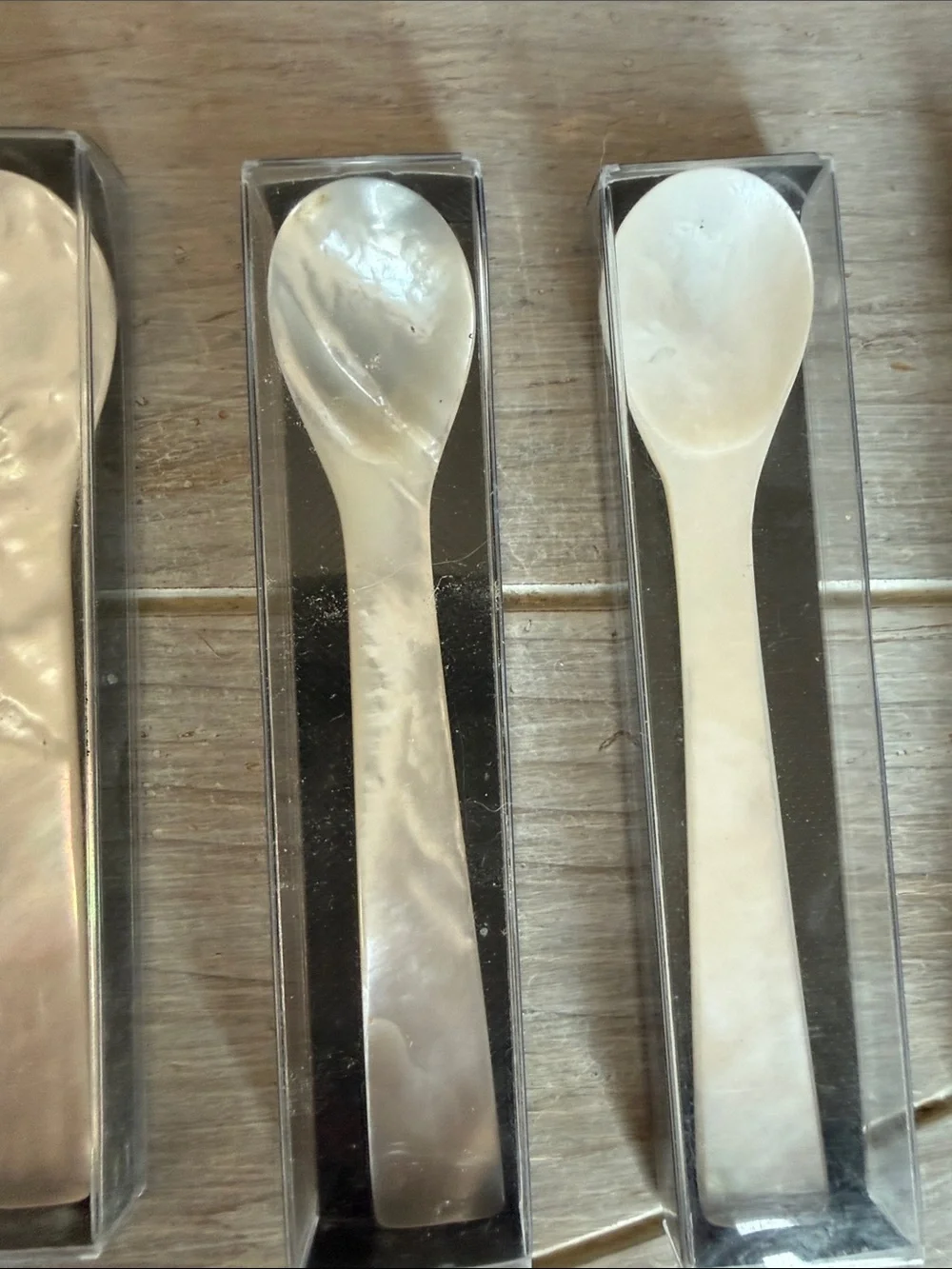 Mother-of-Pearl caviar Spoons - Iridescent White new!